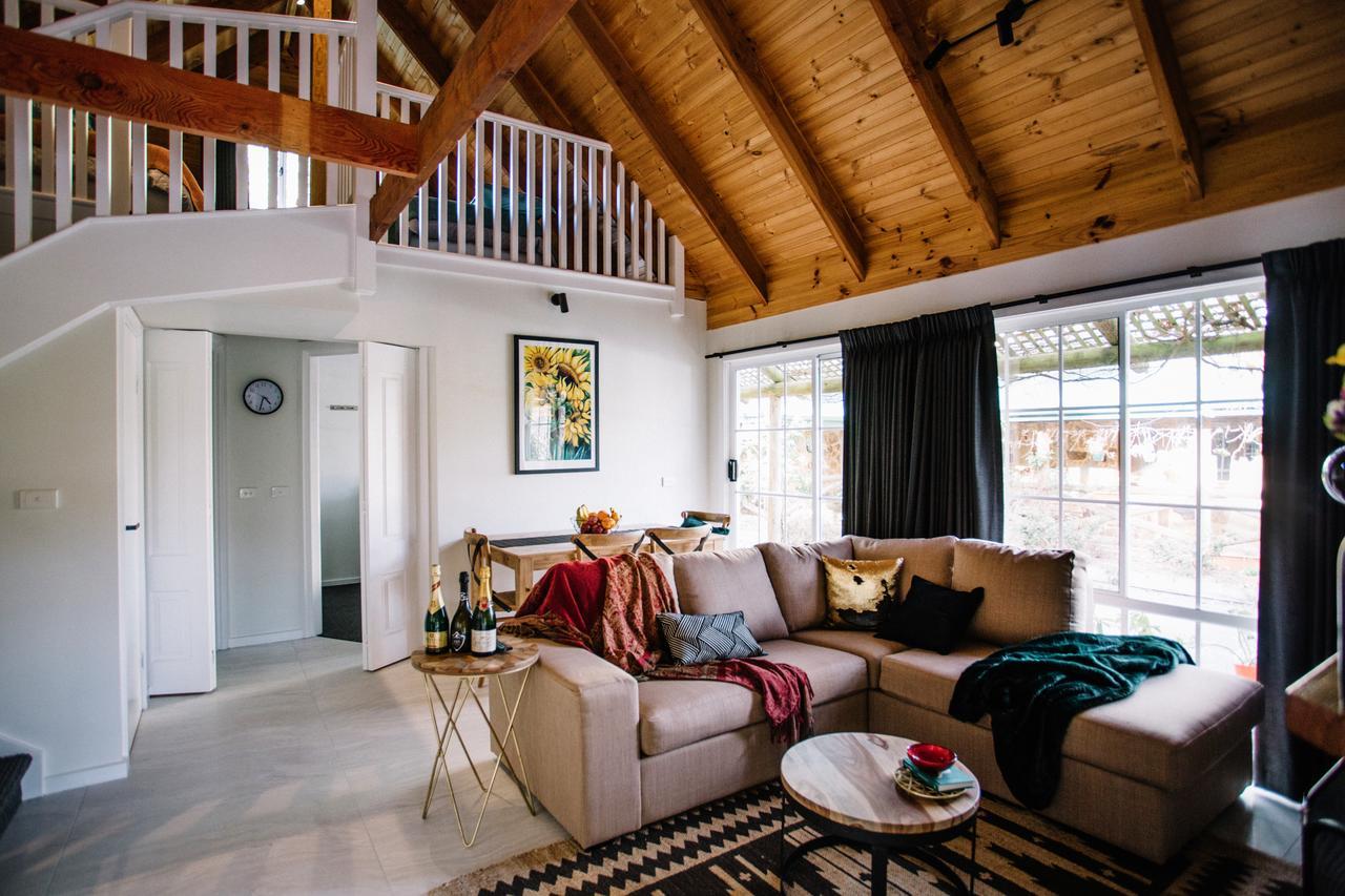 Wurrung B & B - The Cottage Woodend Eksteriør bilde
